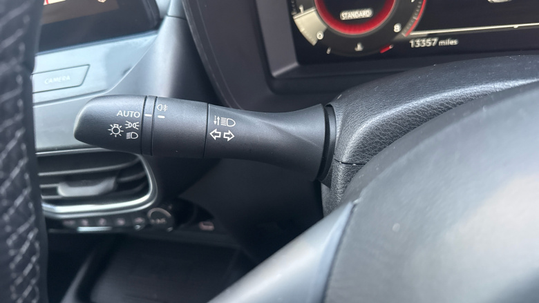 Nissan Juke 1.0 DiG-T N-Connecta 5dr Petrol Hatchback